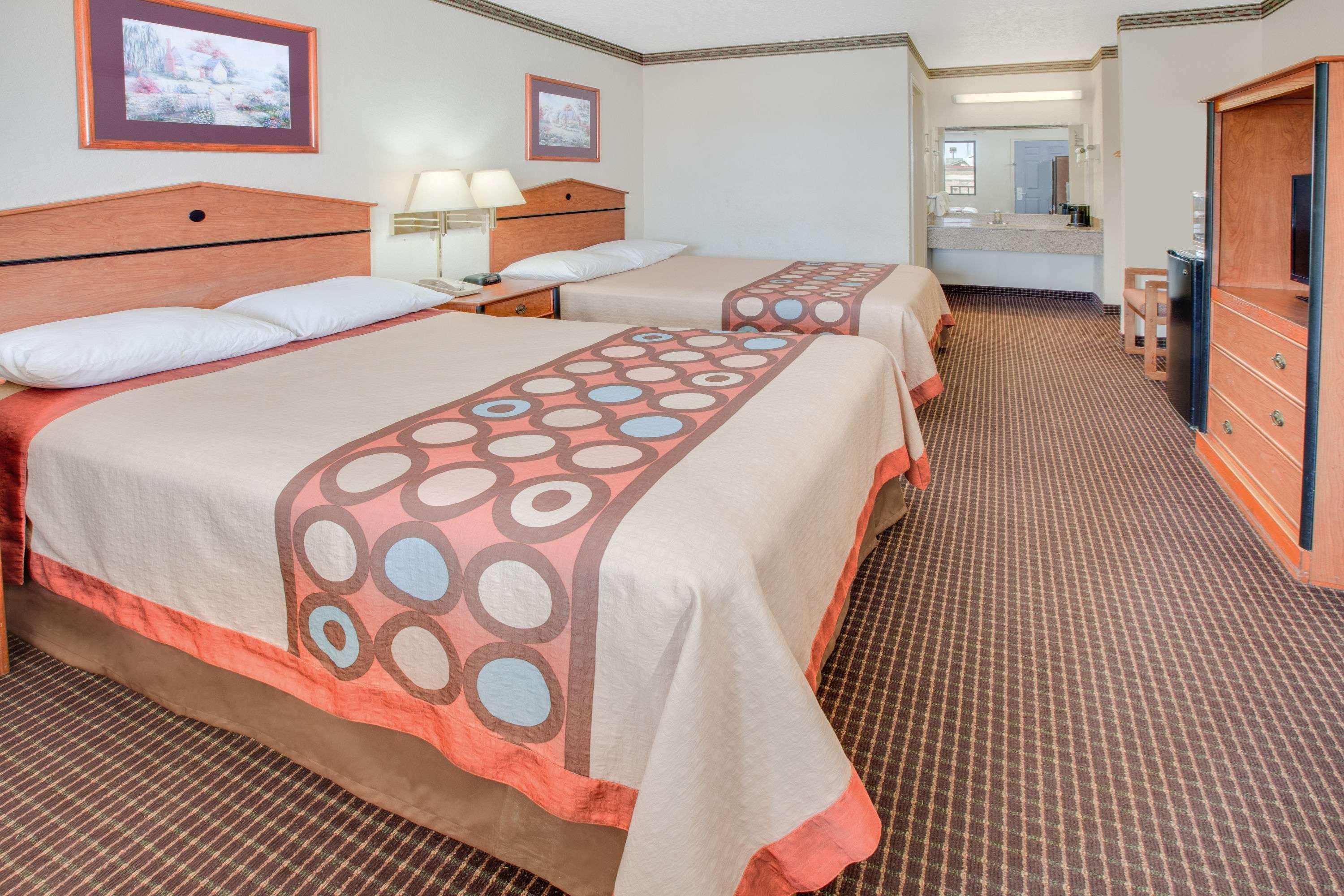 Super 8 By Wyndham Arkadelphia Caddo Valley Area Экстерьер фото